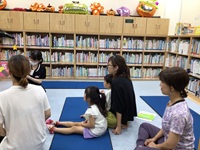 ぷちスポ あかちゃんおはなし会+ヨガ